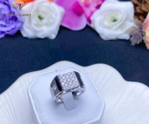 Cincin Berlian Pria Model Kotak Kombinasi Berlian Di Pinggir