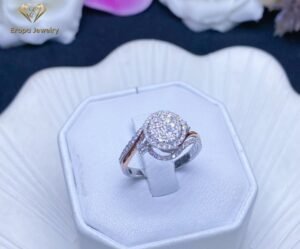 Cincin Berlian Model Bulat Solitaire Silang Bawah