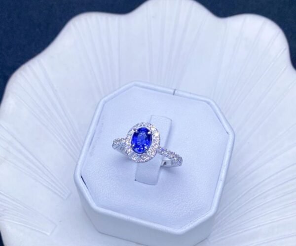 Cincin Berlian Mata Biru Safir Bertabur Berlian